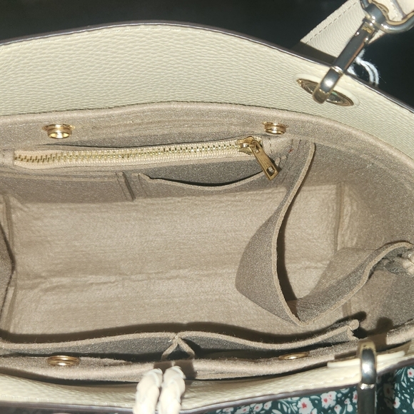 Henri Bendel Worth Avenue medium tote - Picture 4 of 10